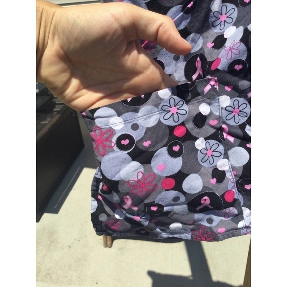 White cross m medium grey scrubs top womens nurse medical pink ribbon komen - Picture 11 of 13